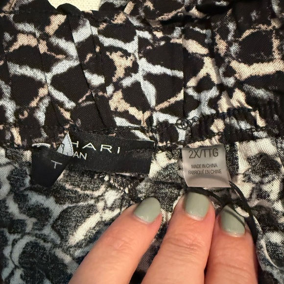 NWT T Tahari Black Blue Cobblestone Print Pull on Wide leg Pants 2x - Picture 4 of 4
